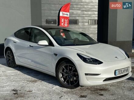 Тесла Модель 3 2023 у Києві на Automoto.ua Білий Тесла Модель 3, об'ємом двигуна 0 л та пробігом 31 тис. км за 24999 $, фото 1 на Automoto.ua