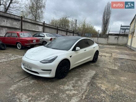 Білий Тесла Модель 3, об'ємом двигуна 0 л та пробігом 66 тис. км за 24500 $, фото 1 на Automoto.ua