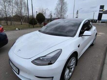 Білий Тесла Модель 3, об'ємом двигуна 0 л та пробігом 31 тис. км за 16800 $, фото 1 на Automoto.ua