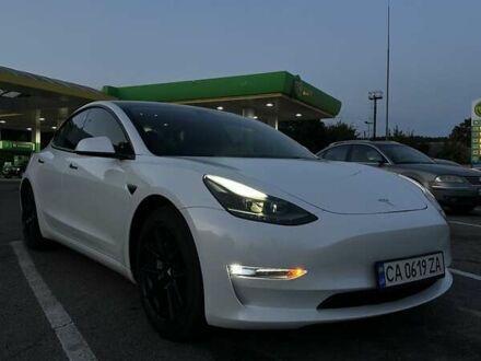 Тесла Модель 3 2023 у Знаменке на Automoto.ua Білий Тесла Модель 3, об'ємом двигуна 0 л та пробігом 18 тис. км за 24700 $, фото 1 на Automoto.ua