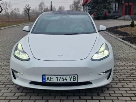 Тесла Модель 3 2023 в Днепре (Днепропетровске) на Automoto.ua Белый Тесла Модель 3, объемом двигателя 0 л и пробегом 6 тыс. км за 28500 $, фото 1 на Automoto.ua