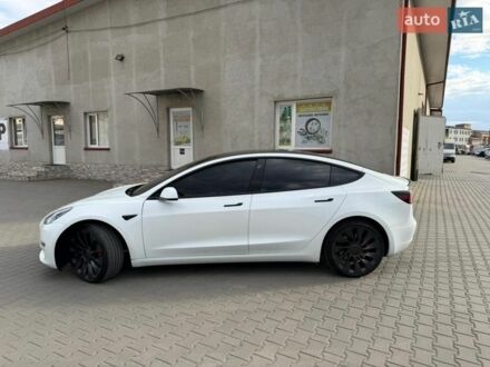 Белый Тесла Модель 3, объемом двигателя 0 л и пробегом 172 тыс. км за 18700 $, фото 1 на Automoto.ua