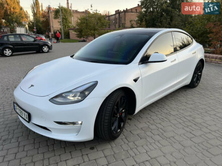 Белый Тесла Модель 3, объемом двигателя 0 л и пробегом 38 тыс. км за 28000 $, фото 1 на Automoto.ua