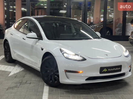 Тесла Модель 3 2023 в Киеве на Automoto.ua Белый Тесла Модель 3, объемом двигателя 0 л и пробегом 5 тыс. км за 23900 $, фото 1 на Automoto.ua