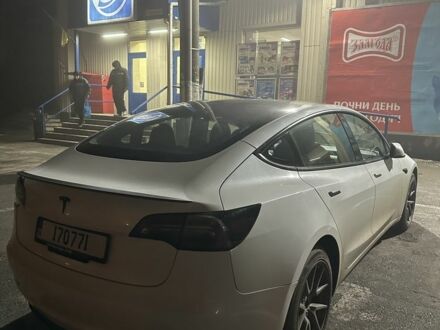 Білий Тесла Модель 3, об'ємом двигуна 0 л та пробігом 55 тис. км за 16900 $, фото 1 на Automoto.ua