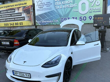 Тесла Модель 3 2023 у Дніпро (Дніпропетровську) на Automoto.ua Білий Тесла Модель 3, об'ємом двигуна 0 л та пробігом 37 тис. км за 9000 $, фото 1 на Automoto.ua
