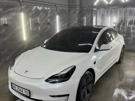 Білий Тесла Модель 3, об'ємом двигуна 0 л та пробігом 18 тис. км за 21500 $, фото 1 на Automoto.ua