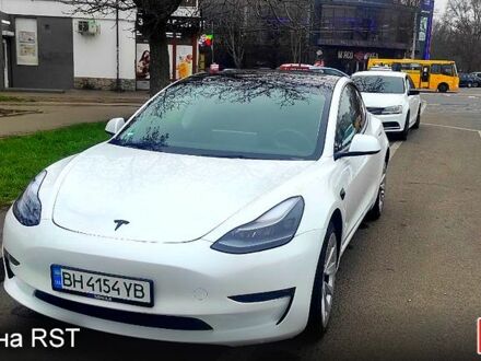 Білий Тесла Модель 3, об'ємом двигуна 0 л та пробігом 49 тис. км за 20000 $, фото 1 на Automoto.ua