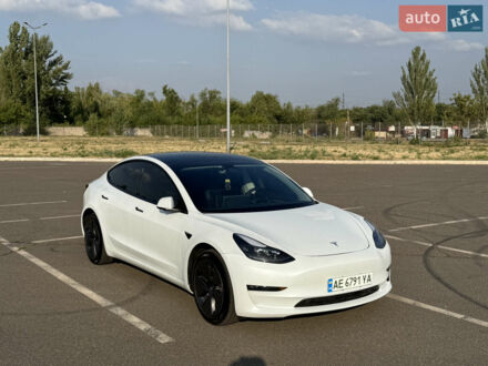 Белый Тесла Модель 3, объемом двигателя 0 л и пробегом 34 тыс. км за 22500 $, фото 1 на Automoto.ua