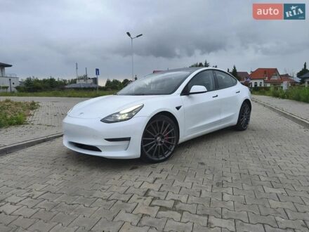 Білий Тесла Модель 3, об'ємом двигуна 0 л та пробігом 55 тис. км за 19500 $, фото 1 на Automoto.ua