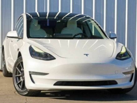 Белый Тесла Модель 3, объемом двигателя 0 л и пробегом 15 тыс. км за 9600 $, фото 1 на Automoto.ua