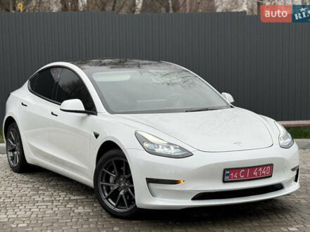Білий Тесла Модель 3, об'ємом двигуна 0 л та пробігом 70 тис. км за 19999 $, фото 1 на Automoto.ua