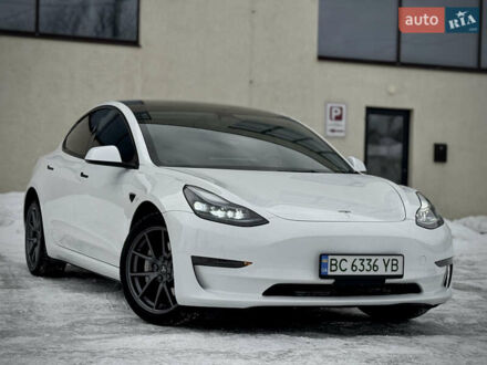 Белый Тесла Модель 3, объемом двигателя 0 л и пробегом 30 тыс. км за 23500 $, фото 1 на Automoto.ua