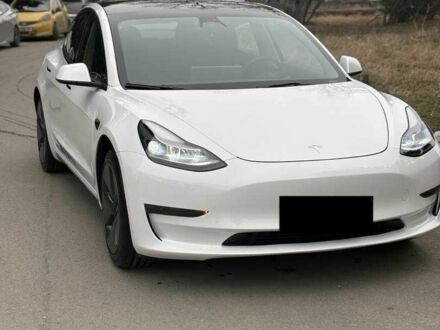 Тесла Модель 3 2023 в Петропавлівська Борщагівка на Automoto.ua Белый Тесла Модель 3, объемом двигателя 0 л и пробегом 15 тыс. км за 17200 $, фото 1 на Automoto.ua