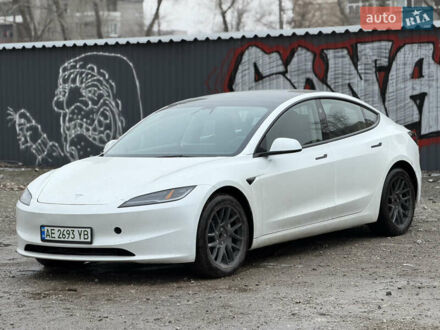 Білий Тесла Модель 3, об'ємом двигуна 0 л та пробігом 20 тис. км за 20999 $, фото 1 на Automoto.ua