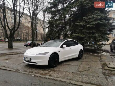 Белый Тесла Модель 3, объемом двигателя 0 л и пробегом 5 тыс. км за 30000 $, фото 1 на Automoto.ua