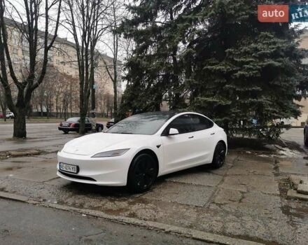 Белый Тесла Модель 3, объемом двигателя 0 л и пробегом 5 тыс. км за 30000 $, фото 1 на Automoto.ua