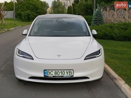Білий Тесла Модель 3, об'ємом двигуна 0 л та пробігом 9 тис. км за 33700 $, фото 1 на Automoto.ua