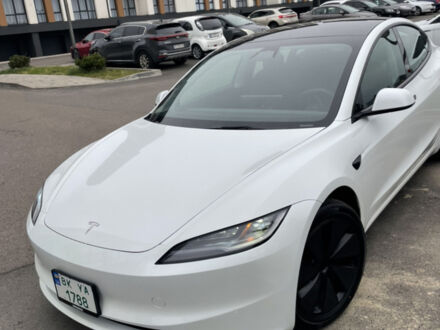 Білий Тесла Модель 3, об'ємом двигуна 0 л та пробігом 3 тис. км за 25900 $, фото 1 на Automoto.ua