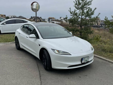Белый Тесла Модель 3, объемом двигателя 0 л и пробегом 3 тыс. км за 26500 $, фото 1 на Automoto.ua