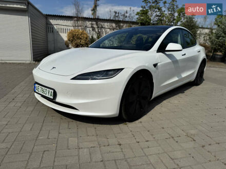 Тесла Модель 3 2024 у Дніпро (Дніпропетровську) на Automoto.ua Білий Тесла Модель 3, об'ємом двигуна 0 л та пробігом 17 тис. км за 31999 $, фото 1 на Automoto.ua