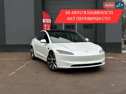 Тесла Модель 3 2024 в Киеве на Automoto.ua Белый Тесла Модель 3, объемом двигателя 0 л и пробегом 1 тыс. км за 30999 $, фото 1 на Automoto.ua