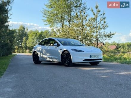 Білий Тесла Модель 3, об'ємом двигуна 0 л та пробігом 26 тис. км за 24600 $, фото 1 на Automoto.ua