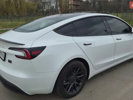 Білий Тесла Модель 3, об'ємом двигуна 0 л та пробігом 4 тис. км за 32000 $, фото 1 на Automoto.ua