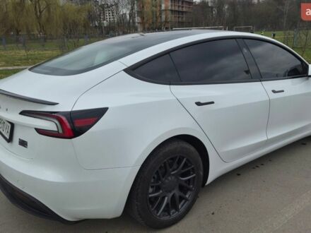 Белый Тесла Модель 3, объемом двигателя 0 л и пробегом 4 тыс. км за 30900 $, фото 1 на Automoto.ua
