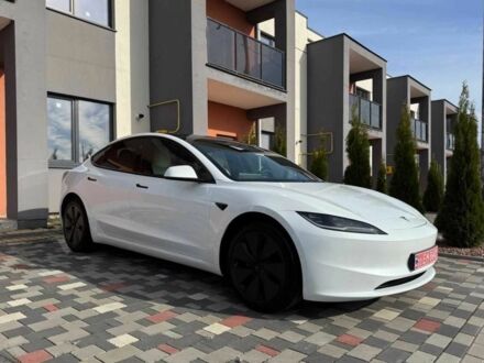 Тесла Модель 3 2025 у Києві на Automoto.ua Білий Тесла Модель 3, об'ємом двигуна 0 л та пробігом 5 тис. км за 17900 $, фото 1 на Automoto.ua