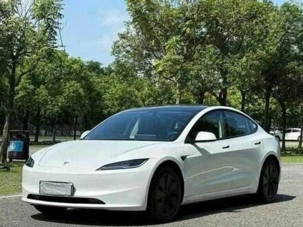 Тесла Модель 3 2025 в Одессе на Automoto.ua Белый Тесла Модель 3, объемом двигателя 0 л и пробегом 8 тыс. км за 24000 $, фото 1 на Automoto.ua