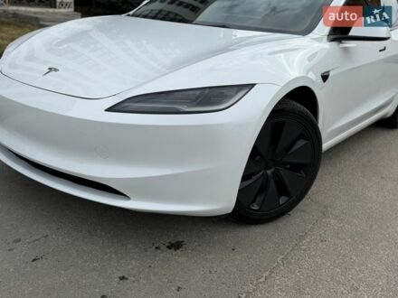 Білий Тесла Модель 3, об'ємом двигуна 0 л та пробігом 18 тис. км за 35300 $, фото 1 на Automoto.ua