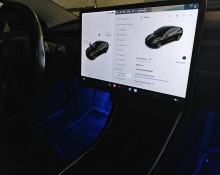 Тесла Модель 3 2017 у Умани на Automoto.ua Чорний Тесла Модель 3, об'ємом двигуна 0 л та пробігом 150 тис. км за 423 $, фото 5 на Automoto.ua