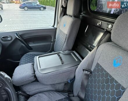 Черный Тесла Модель 3, объемом двигателя 0 л и пробегом 265 тыс. км за 14955 $, фото 4 на Automoto.ua