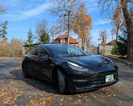 Черный Тесла Модель 3, объемом двигателя 0 л и пробегом 130 тыс. км за 17500 $, фото 1 на Automoto.ua