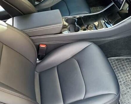 Тесла Модель 3 2018 у Умани на Automoto.ua Чорний Тесла Модель 3, об'ємом двигуна 0 л та пробігом 201 тис. км за 19000 $, фото 36 на Automoto.ua