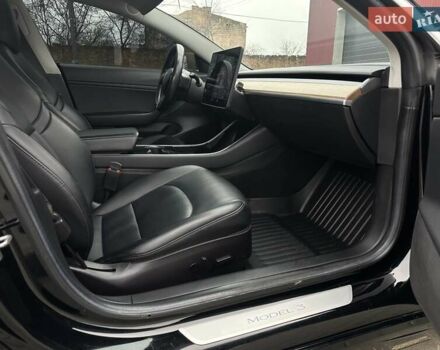 Черный Тесла Модель 3, объемом двигателя 0 л и пробегом 114 тыс. км за 16750 $, фото 37 на Automoto.ua