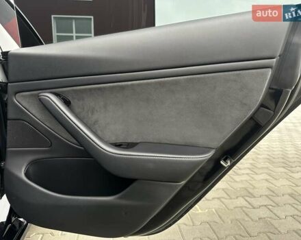 Черный Тесла Модель 3, объемом двигателя 0 л и пробегом 114 тыс. км за 16750 $, фото 42 на Automoto.ua