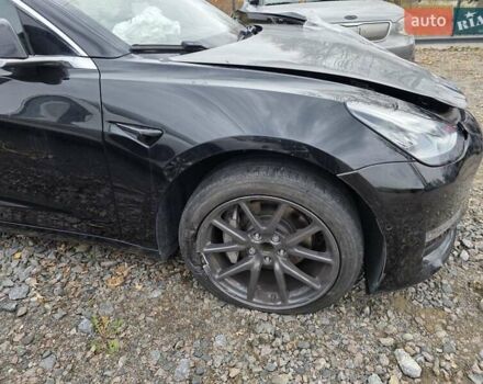 Чорний Тесла Модель 3, об'ємом двигуна 0 л та пробігом 130 тис. км за 12700 $, фото 28 на Automoto.ua