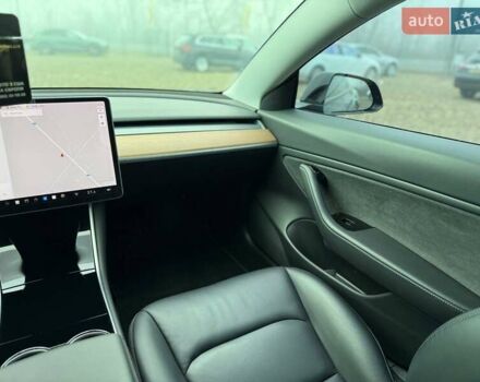 Черный Тесла Модель 3, объемом двигателя 0 л и пробегом 73 тыс. км за 17999 $, фото 16 на Automoto.ua