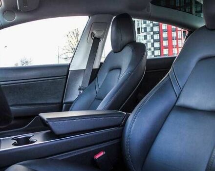 Тесла Модель 3 2018 в Рахове на Automoto.ua Черный Тесла Модель 3, объемом двигателя 0 л и пробегом 93 тыс. км за 14500 $, фото 9 на Automoto.ua
