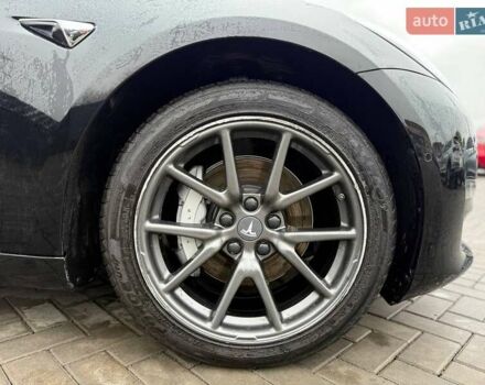 Черный Тесла Модель 3, объемом двигателя 0 л и пробегом 170 тыс. км за 12400 $, фото 13 на Automoto.ua