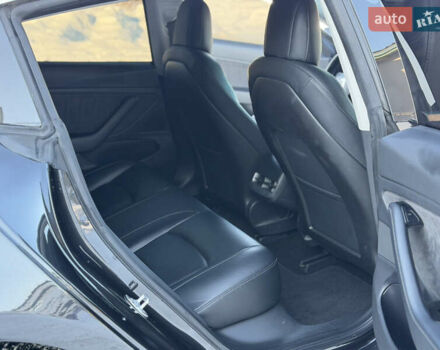 Чорний Тесла Модель 3, об'ємом двигуна 0 л та пробігом 119 тис. км за 17300 $, фото 11 на Automoto.ua