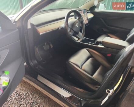 Черный Тесла Модель 3, объемом двигателя 0 л и пробегом 53 тыс. км за 17800 $, фото 12 на Automoto.ua
