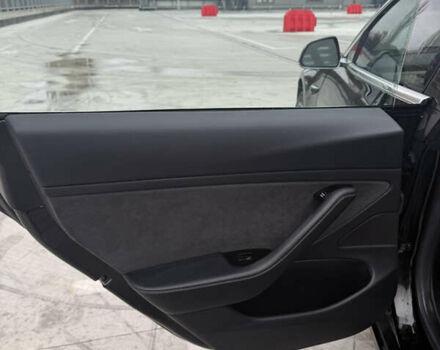 Черный Тесла Модель 3, объемом двигателя 0 л и пробегом 130 тыс. км за 15100 $, фото 25 на Automoto.ua