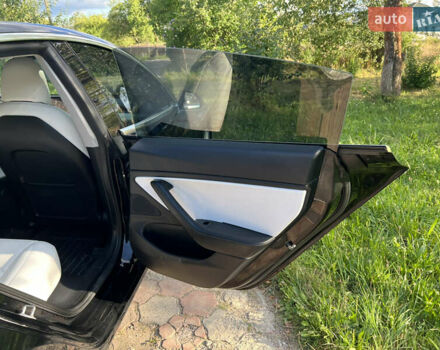Чорний Тесла Модель 3, об'ємом двигуна 0 л та пробігом 103 тис. км за 16500 $, фото 99 на Automoto.ua