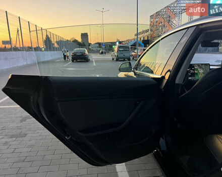 Чорний Тесла Модель 3, об'ємом двигуна 0 л та пробігом 125 тис. км за 28000 $, фото 30 на Automoto.ua