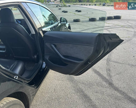 Черный Тесла Модель 3, объемом двигателя 0 л и пробегом 141 тыс. км за 18888 $, фото 28 на Automoto.ua