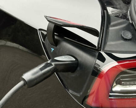 Чорний Тесла Модель 3, об'ємом двигуна 0 л та пробігом 187 тис. км за 17000 $, фото 25 на Automoto.ua