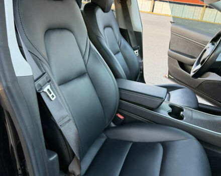 Черный Тесла Модель 3, объемом двигателя 0 л и пробегом 77 тыс. км за 17000 $, фото 24 на Automoto.ua